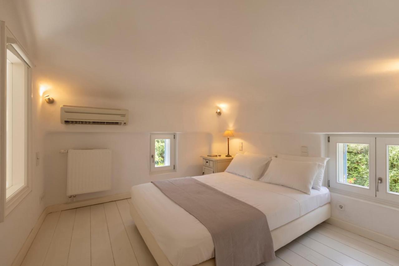 Luxury Villa By The Beach Steniaí المظهر الخارجي الصورة